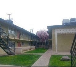 1511 Orange Dr in Bakersfield, CA - Foto de edificio - Building Photo