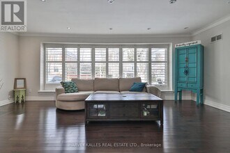 23 Rothmere Dr in Toronto, ON - Building Photo - Building Photo