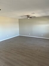 402 Thompson Dr in Bay City, TX - Building Photo - Building Photo