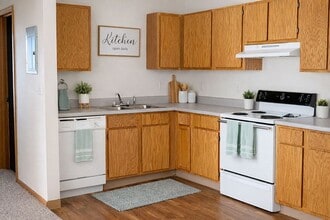 Country Club Estates in Osceola, IA - Building Photo - Building Photo