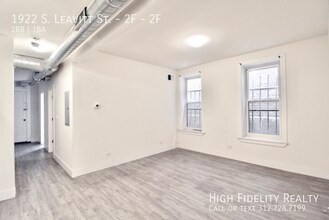 1922 S Leavitt St in Chicago, IL - Foto de edificio - Building Photo