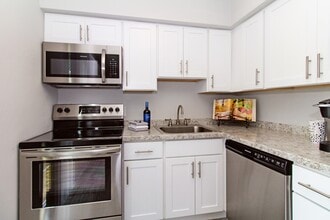 Sterling Glen in Lumberton, NJ - Building Photo - Building Photo