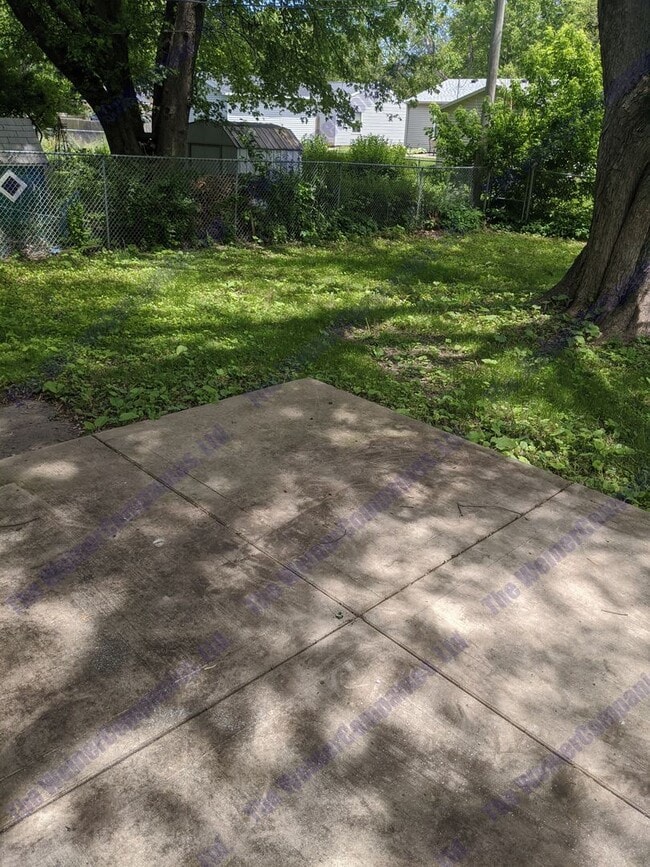 1404 Centennial Dr in Champaign, IL - Building Photo - Building Photo