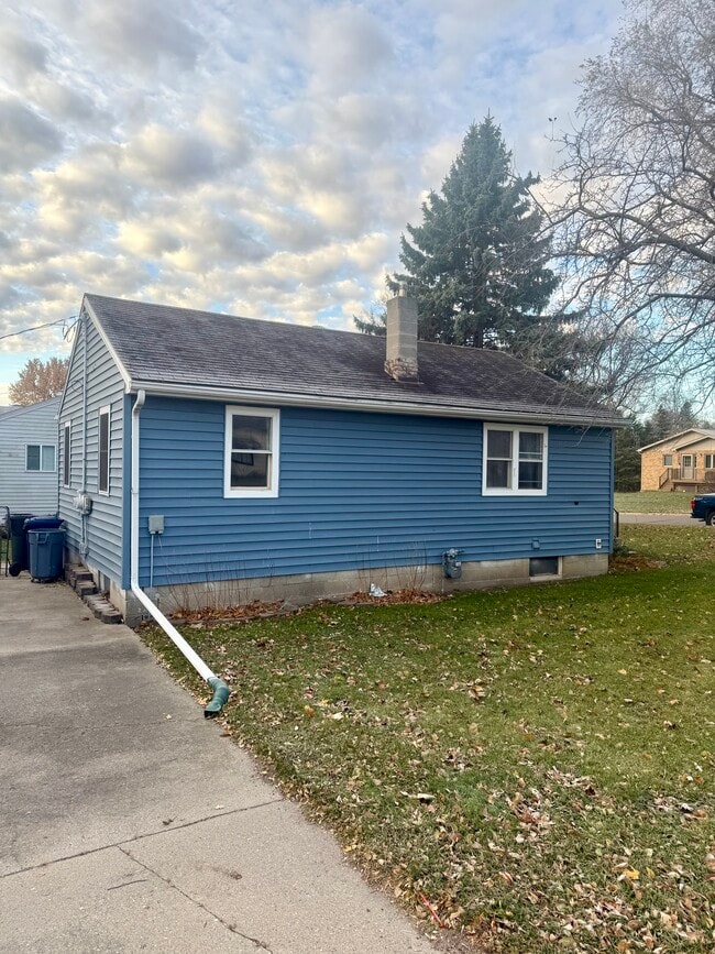 1240 Northern Ave in Fergus Falls, MN - Building Photo - Building Photo