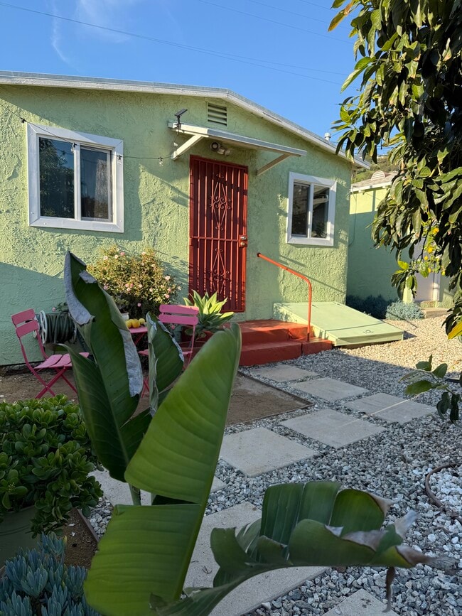 property at 3321 1/2 Alice St