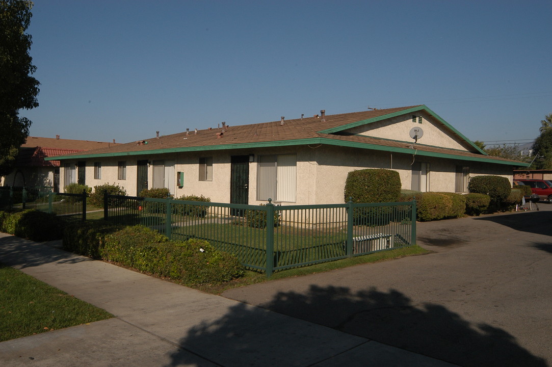 1356 W Stoneridge Ct in Ontario, CA - Building Photo