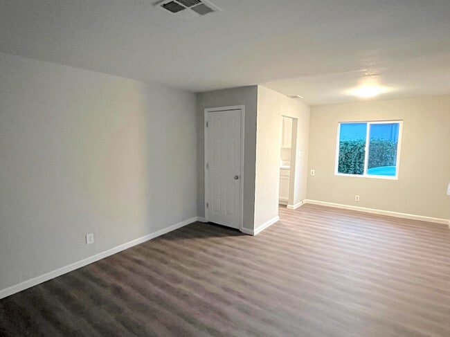 3033 W Sonoma Ave in Stockton, CA - Building Photo - Building Photo