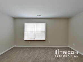 1421 Locke Bend in Avon, IN - Building Photo - Building Photo