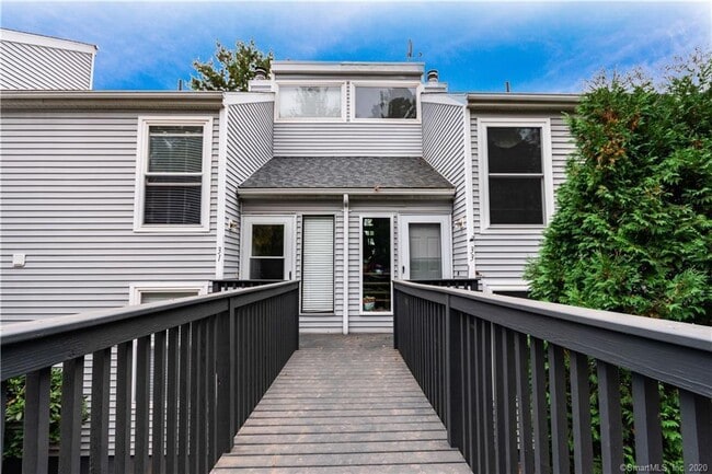 31 Pheasant Run, Unit 31 in Cromwell, CT - Foto de edificio - Building Photo