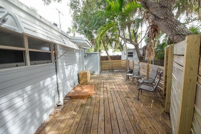 808 N Palmway in Lake Worth Beach, FL - Foto de edificio - Building Photo