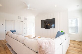 207 Florence Ave in Carolina Beach, NC - Building Photo - Building Photo