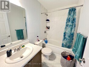 913 Moses Tennisco St in Ottawa, ON - Building Photo - Building Photo