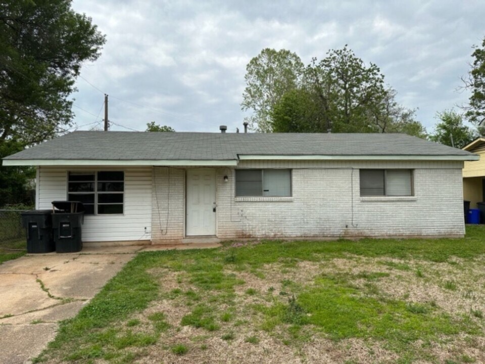 4642 Voss Dr in Bossier City, LA - Building Photo
