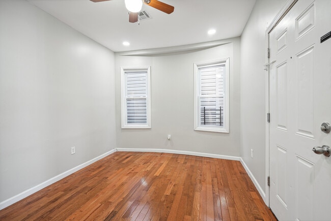 96 S 12th St, Unit 3 in Newark, NJ - Foto de edificio - Building Photo