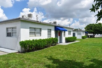 7940 NW 36th Ct in Miami, FL - Building Photo - Building Photo