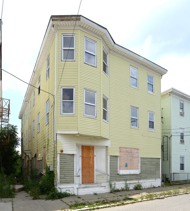 41-43 Marietta St in Providence, RI - Building Photo