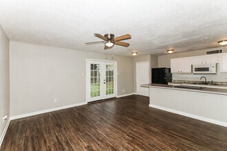 6914 Pickett Dr in Richmond, TX - Building Photo - Building Photo