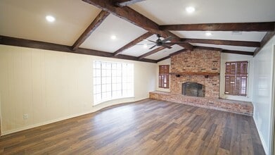 7851 N FM Rd 51 in Springtown, TX - Building Photo - Building Photo