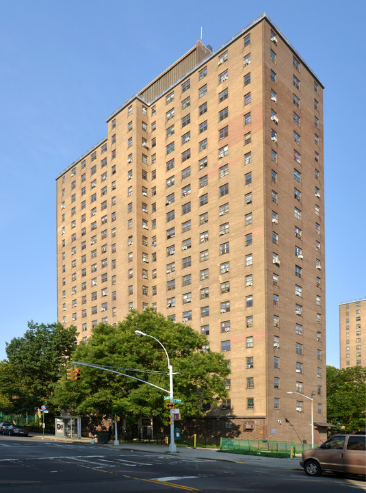 Murphy in Bronx, NY - Foto de edificio