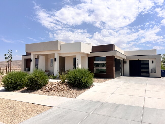 property at 5741 S Russet Sun Dr
