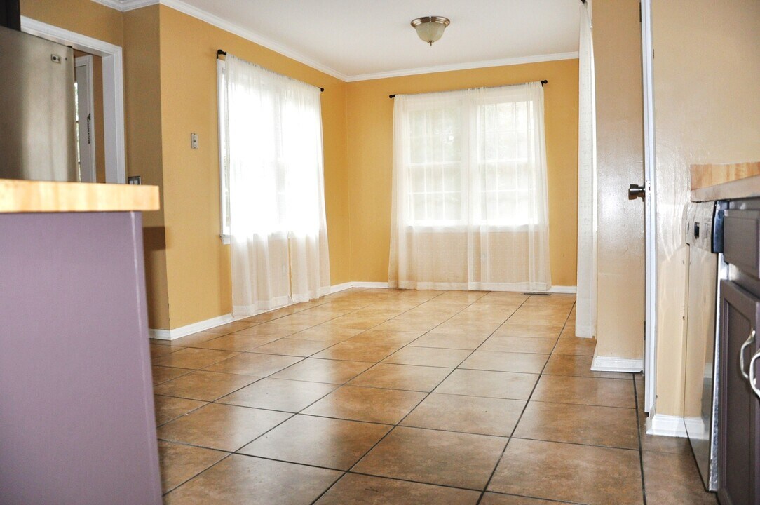 3905 Linbrook Dr in Columbia, SC - Building Photo