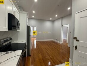 474 Commonwealth Ave, Unit 3 in Boston, MA - Building Photo - Building Photo