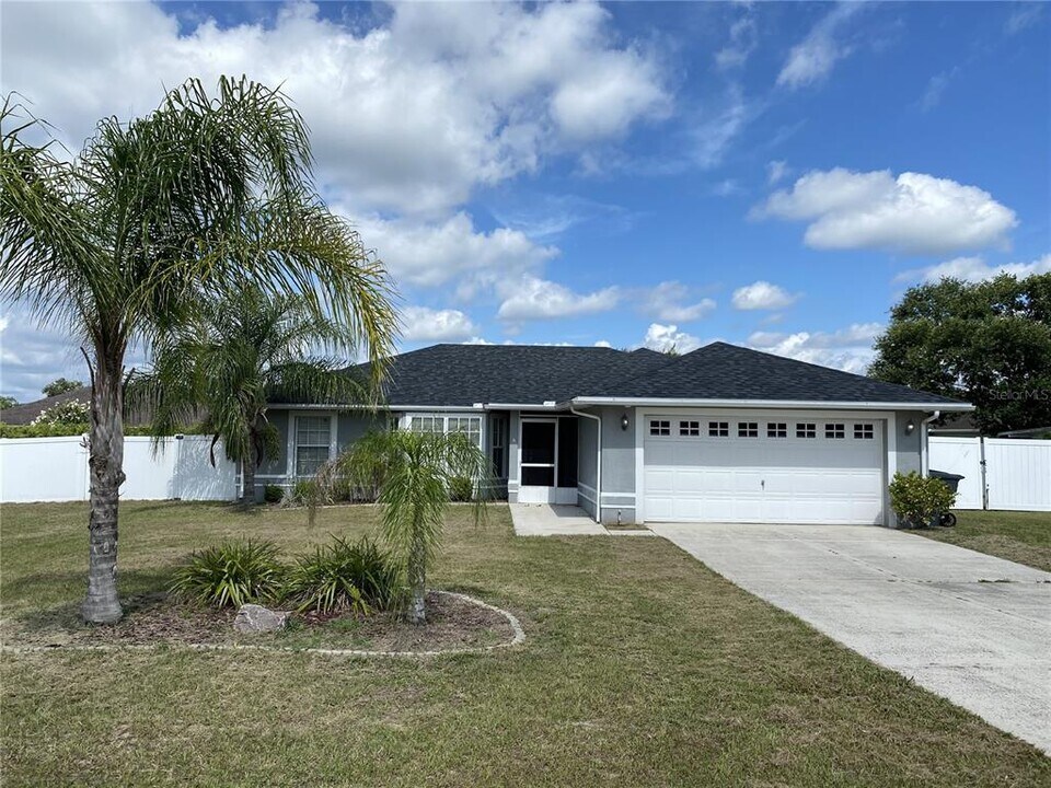 5325 Tillery Rd in Lakeland, FL - Building Photo