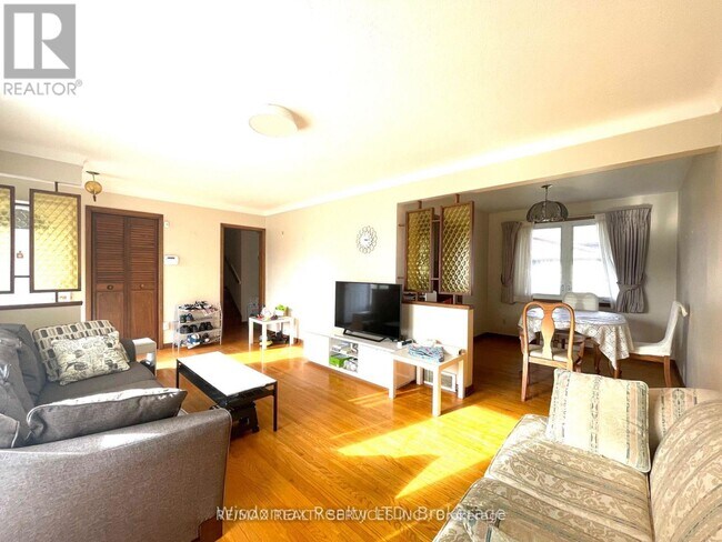 1 Donlon Cir in St Catharines, ON - Building Photo - Building Photo