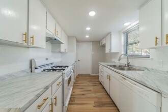 802 Birchwood Dr, Unit 06306 in Garland, TX - Building Photo - Building Photo