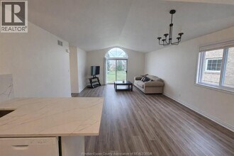 1066 Thurso Way in Windsor, ON - Building Photo - Building Photo
