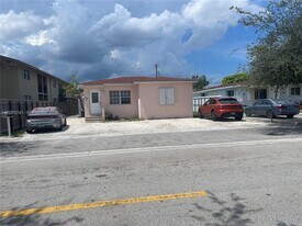 317 E 8th St in Hialeah, FL - Building Photo