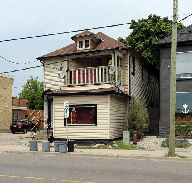 880 Dundas St in London, ON - Building Photo - Building Photo