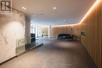 120 Varna Dr in Toronto, ON - Building Photo - Building Photo