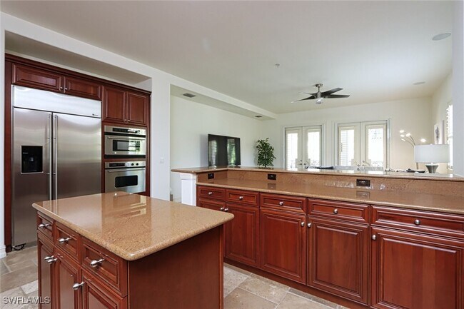 2868 Tiburon Blvd E in Naples, FL - Building Photo - Building Photo