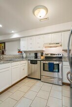 102 Chesterfield Ln in Stafford, VA - Building Photo - Building Photo