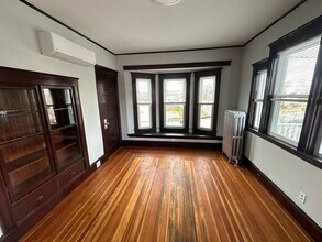 314 Massachusetts Ave, Unit 2 in Arlington, MA - Building Photo - Building Photo