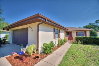 606 Turnberry Ct in Winter Haven, FL - Foto de edificio - Building Photo