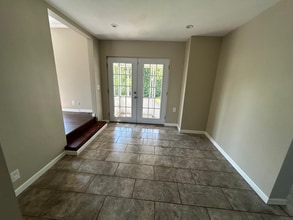 995 Brodhead Rd in Coraopolis, PA - Building Photo - Building Photo