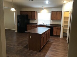 10338 W Wood St in Tolleson, AZ - Building Photo - Building Photo