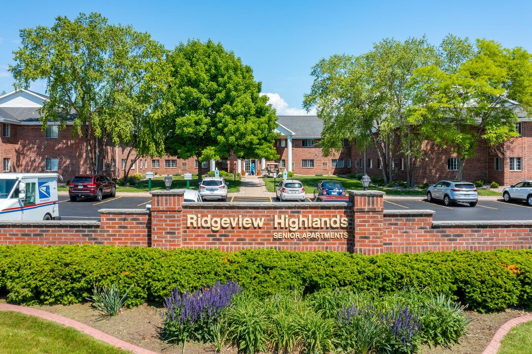 Ridgeview Highlands Apartments & Townhomes in Appleton, WI - Foto de edificio