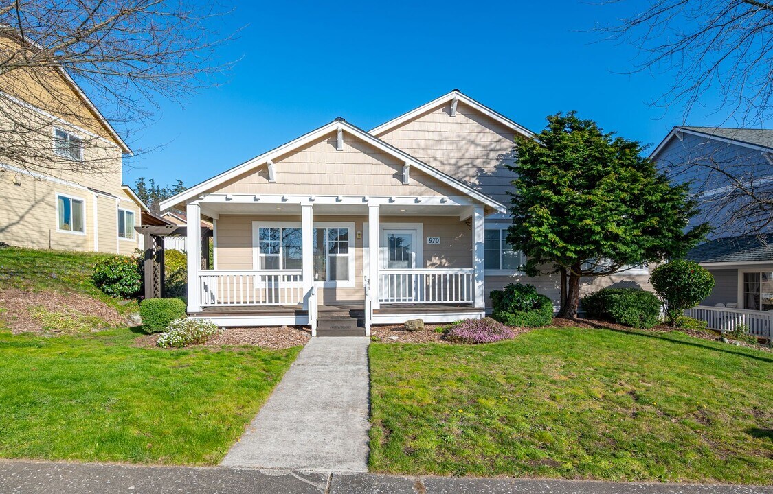 970 SW Upland Ct in Oak Harbor, WA - Building Photo