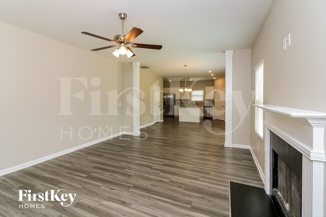 382 Stable View Loop in Dallas, GA - Foto de edificio - Building Photo