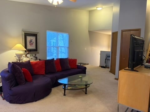 701 Blackstone Ct in Dekalb, IL - Foto de edificio - Building Photo