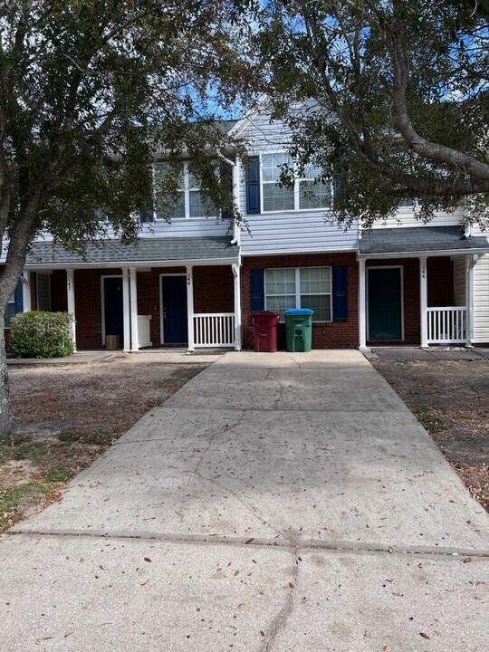 144 Swaying Pine Ct in Crestview, FL - Building Photo