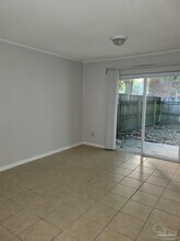 8487 Old Spanish Trail Rd in Pensacola, FL - Foto de edificio - Building Photo