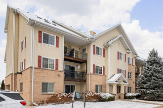 Woodland Commons Madison in Madison, WI - Foto de edificio - Building Photo