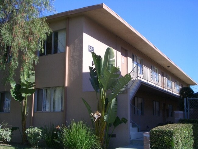 property at 2638 Linden Ave