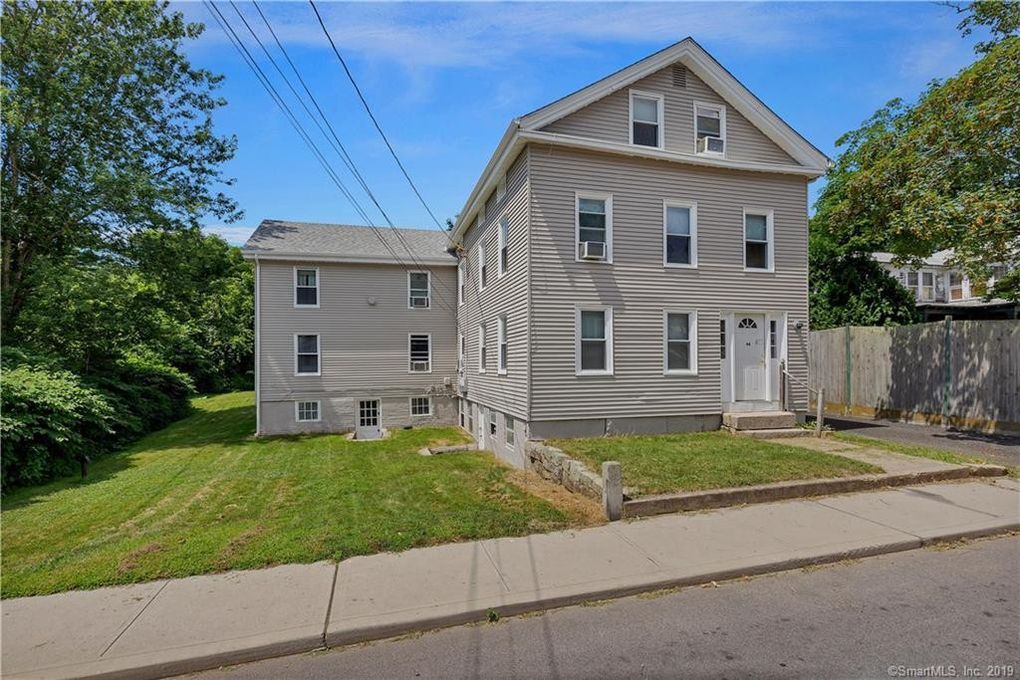 44 Morgan St, Unit D in Stonington, CT - Building Photo