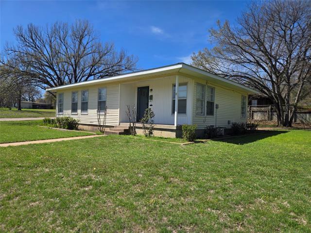 1224 S Lamar St in Weatherford, TX - Building Photo - Building Photo