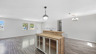 200 Valley Acres Dr in New Braunfels, TX - Building Photo - Building Photo